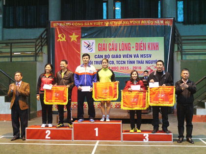 Bế mạc giải Cầu lông-Điền kinh khối trường CĐ-TCCN số 1 tỉnh Thái Nguyên